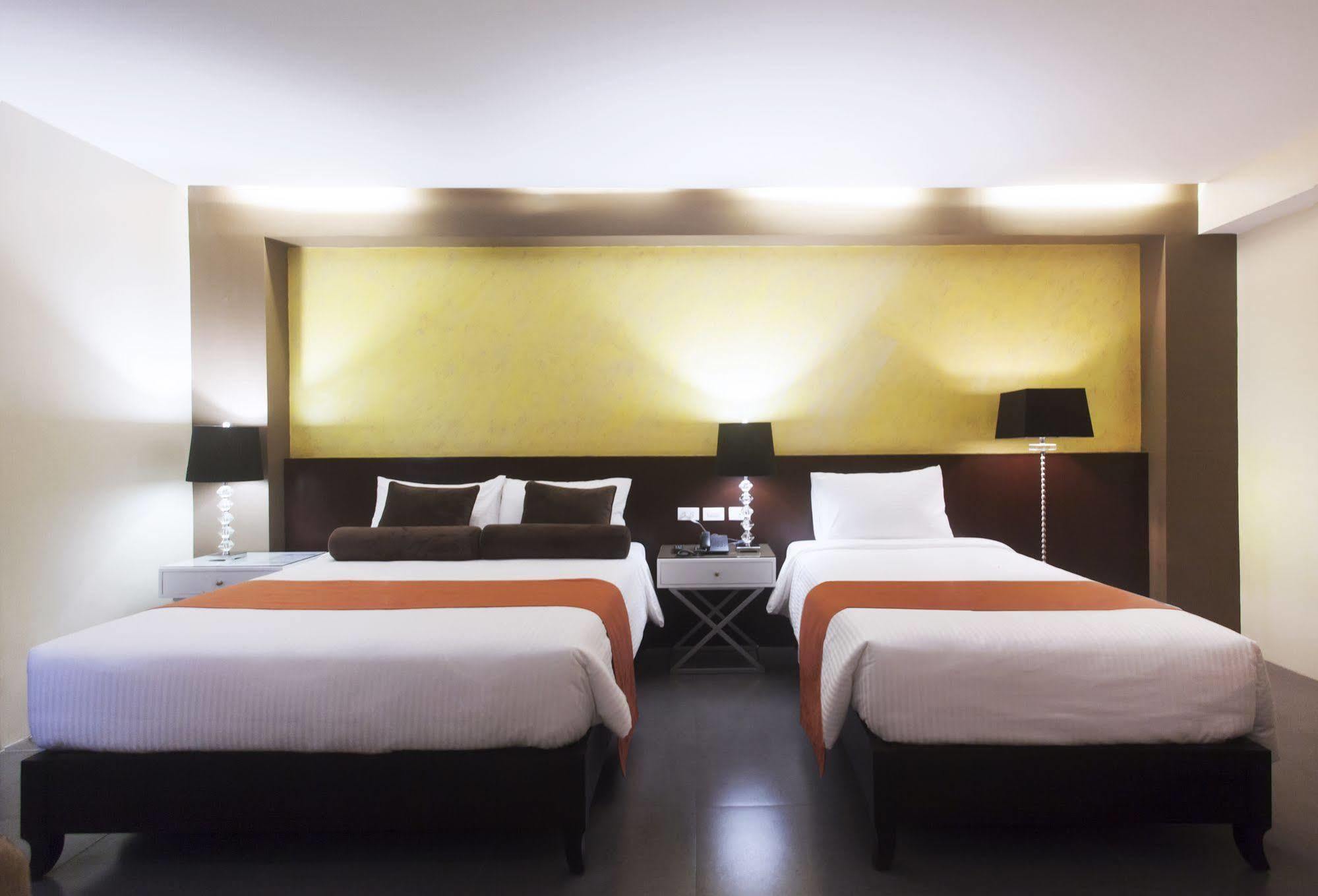 Grace Crown Hotel Angeles Kültér fotó