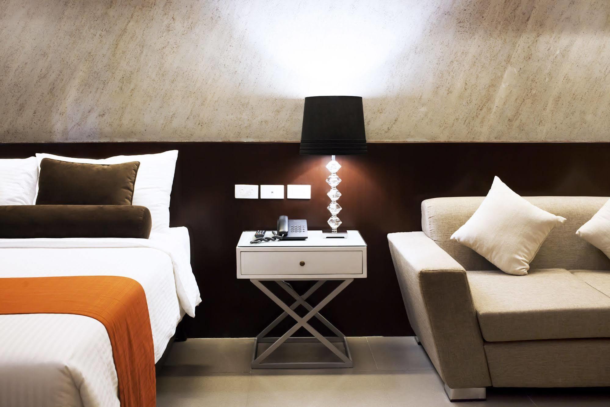 Grace Crown Hotel Angeles Kültér fotó