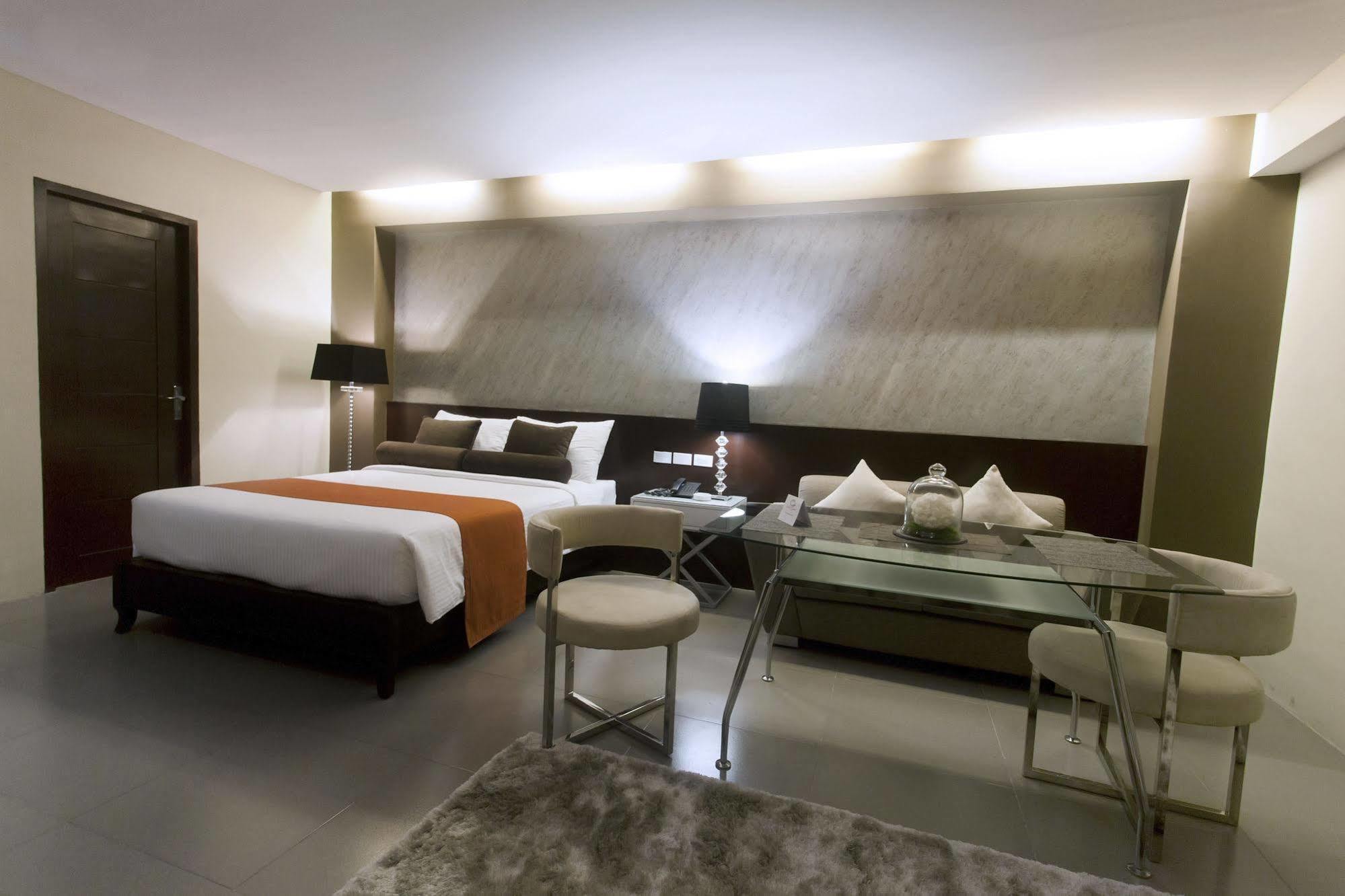 Grace Crown Hotel Angeles Kültér fotó