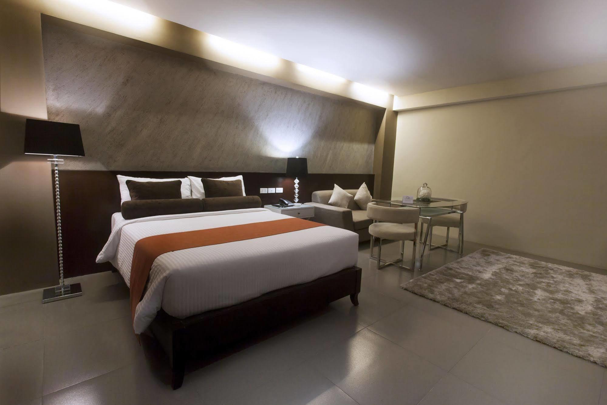 Grace Crown Hotel Angeles Kültér fotó