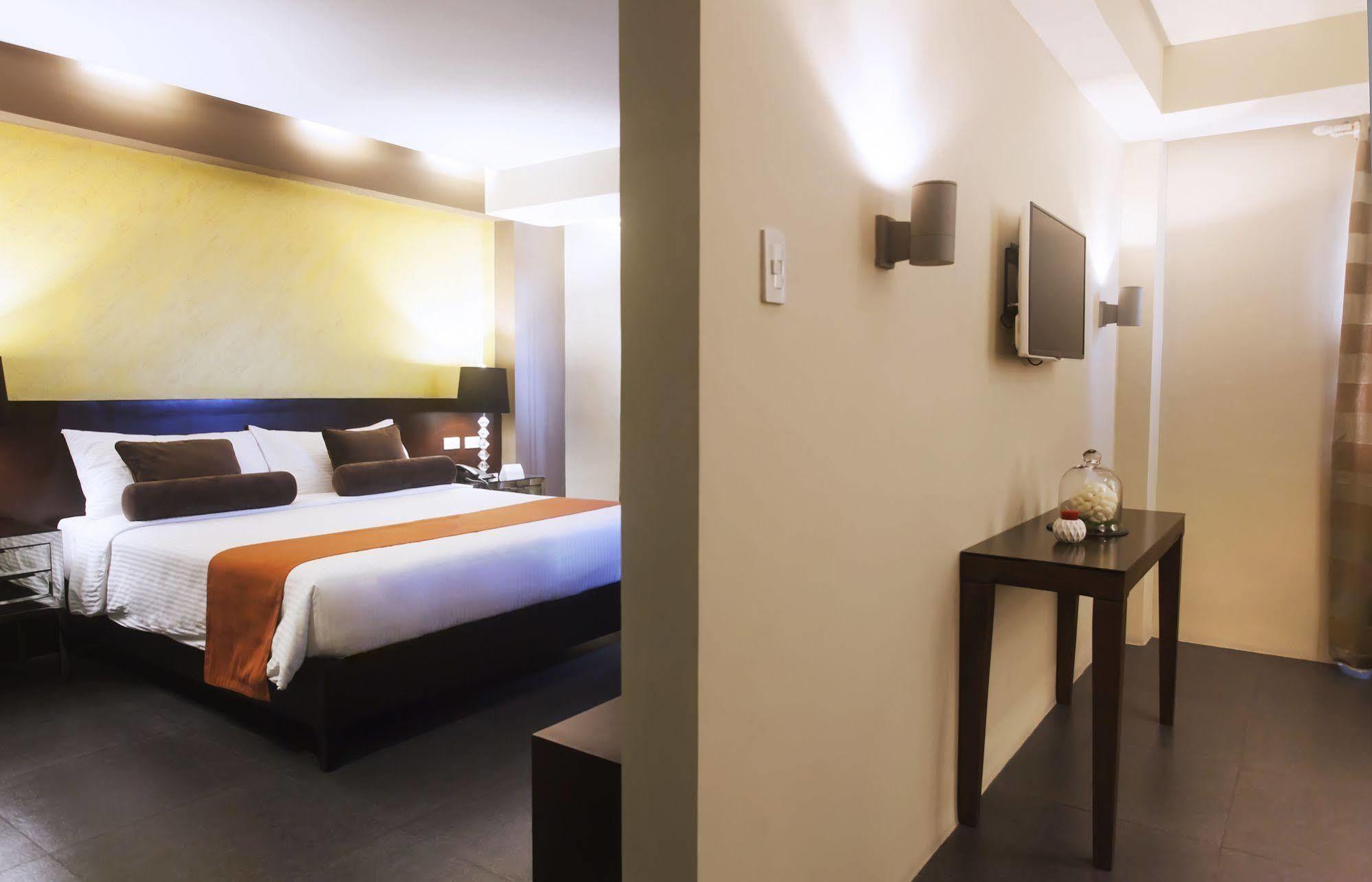 Grace Crown Hotel Angeles Kültér fotó