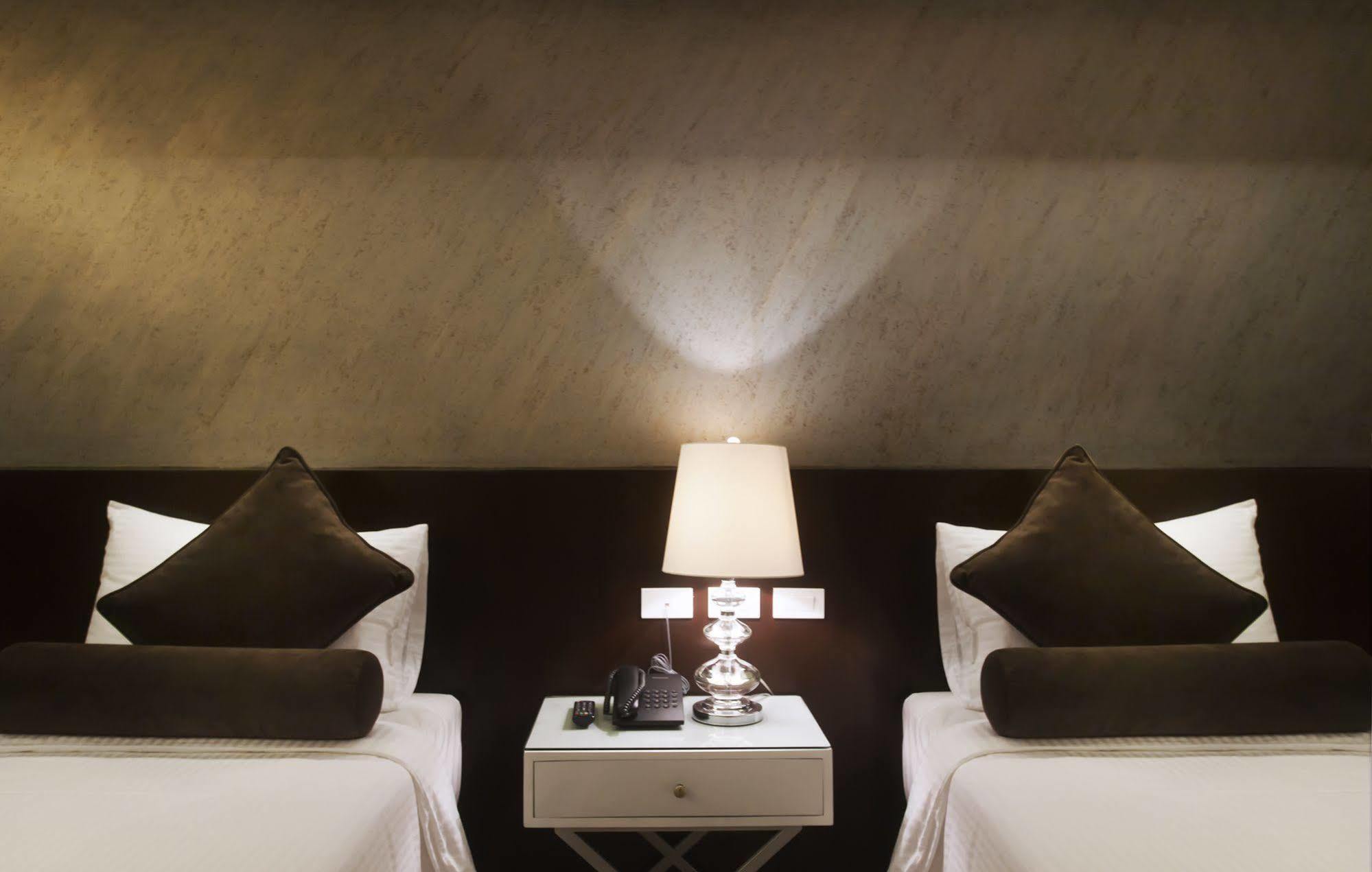 Grace Crown Hotel Angeles Kültér fotó